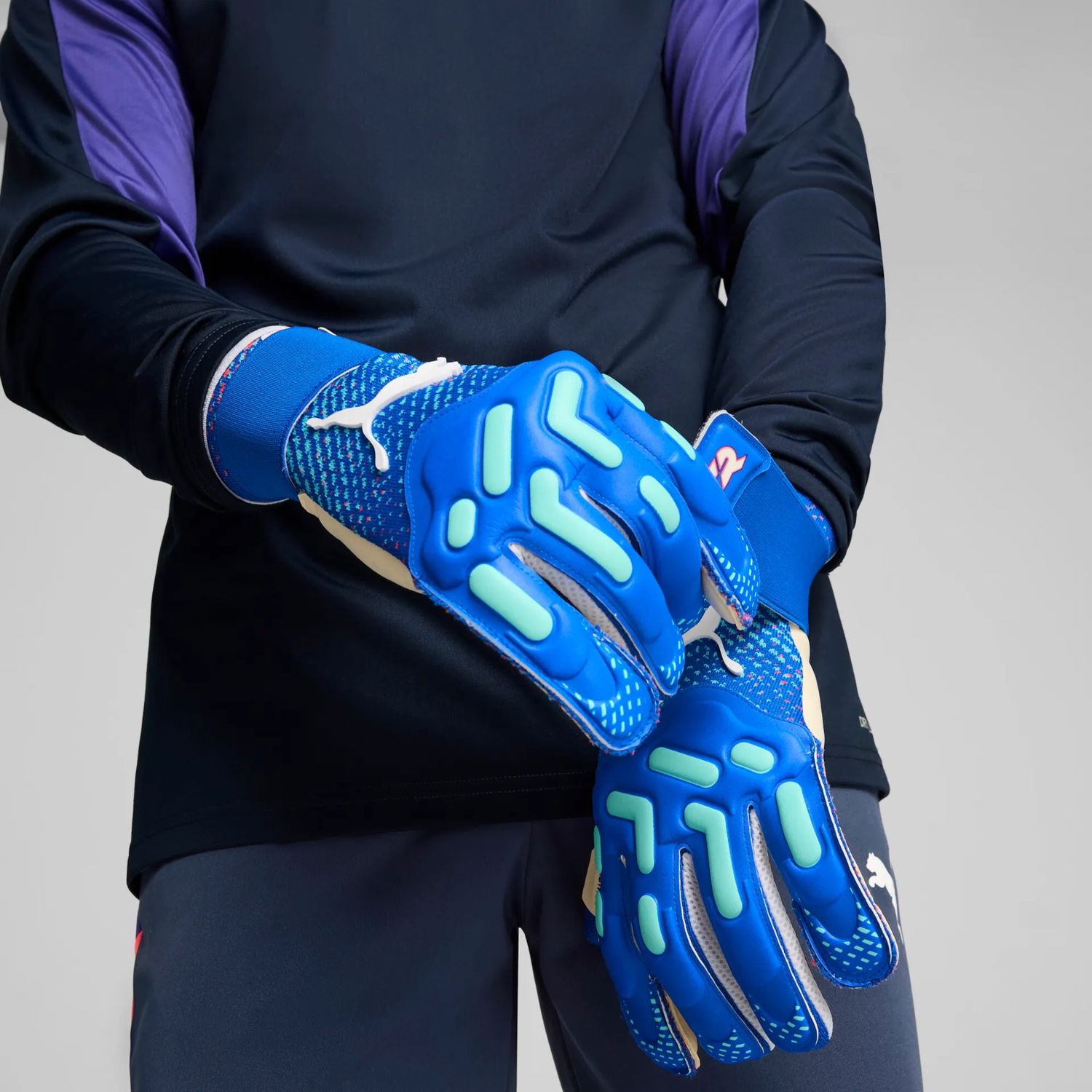 Ръкавици Puma FUTURE Pro Hybrid Goalkeeper Gloves with THUMBWRAP and 4MM DUO SUPERSOFT LATEX Синьо | 041924-04, 1