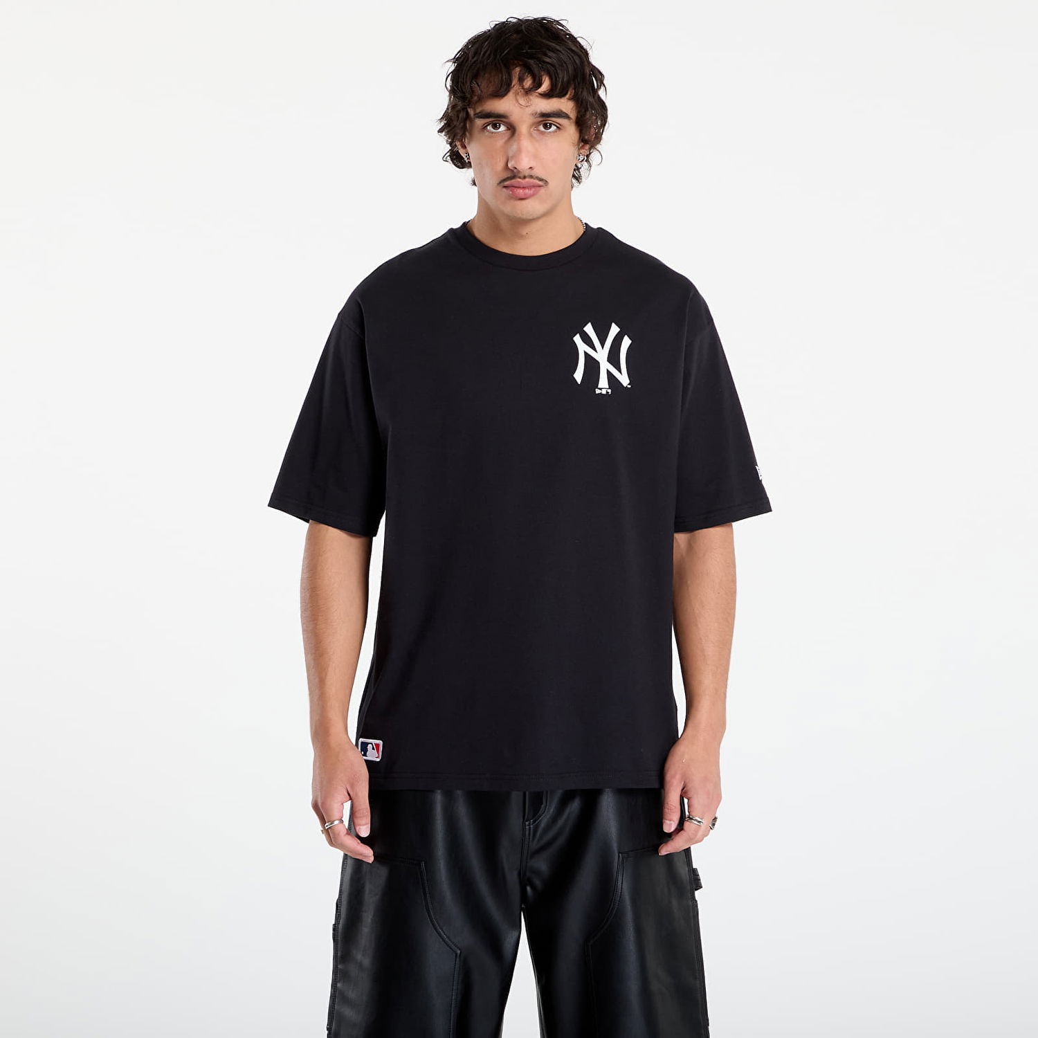 Тениска New Era New Era MLB Essentials Tee New York Yankees T-Shirt Черно | 60416723, 0