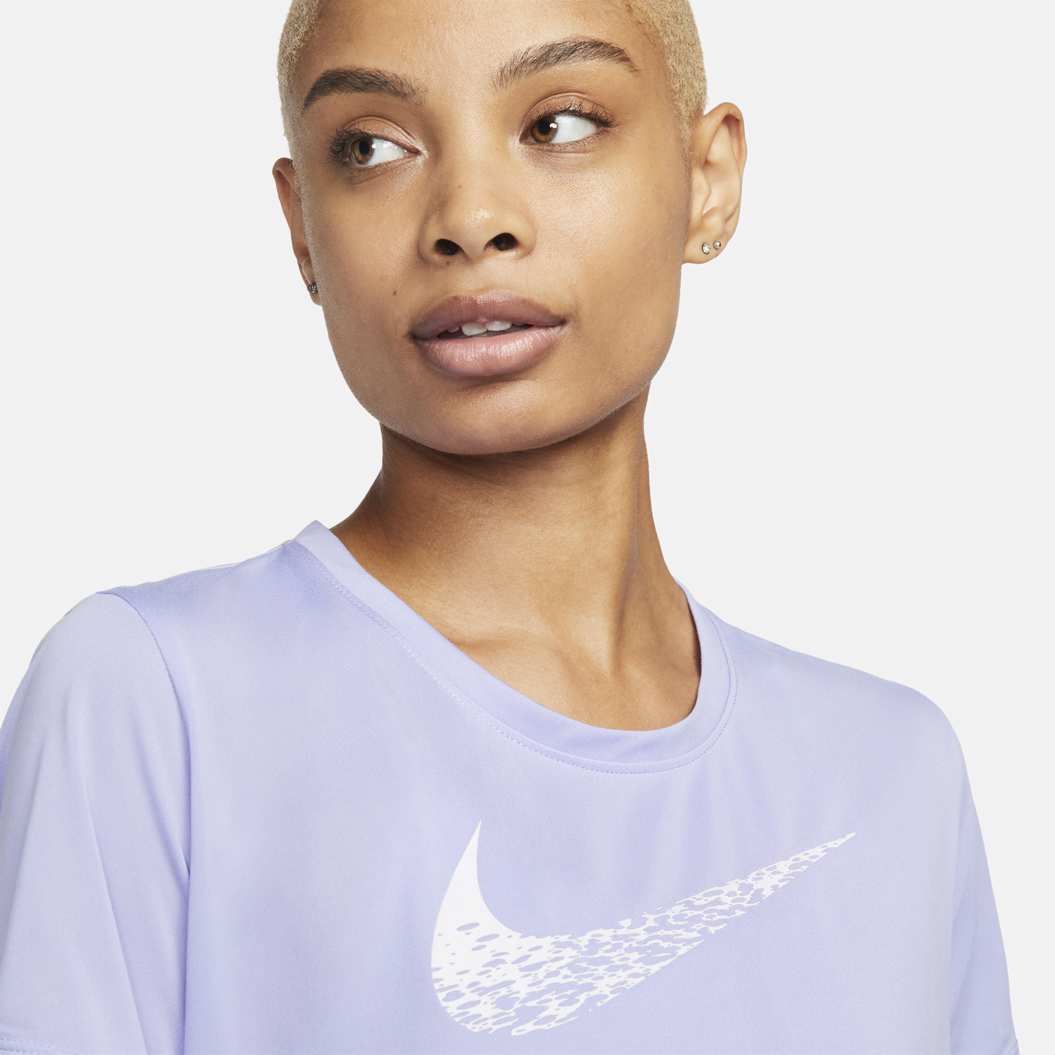 Тениска Nike Swoosh Running Tee Лилаво | DM7777-569, 1