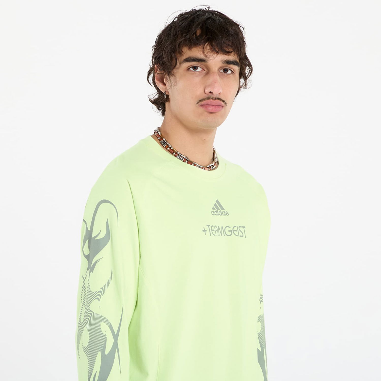 Тениска adidas Originals Adilenium Season 4 Teamgeist Graphic Long Sleeve T-Shirt Зелено | KF8541, 1