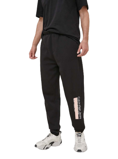 Спортни панталони CALVIN KLEIN Sweatpants Черно | J30J323504