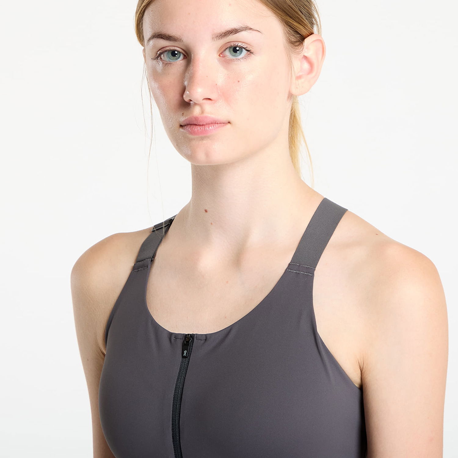 Сутиен On Running On Endurance Zip Sports Bra Черно | 1WF30172608, 1