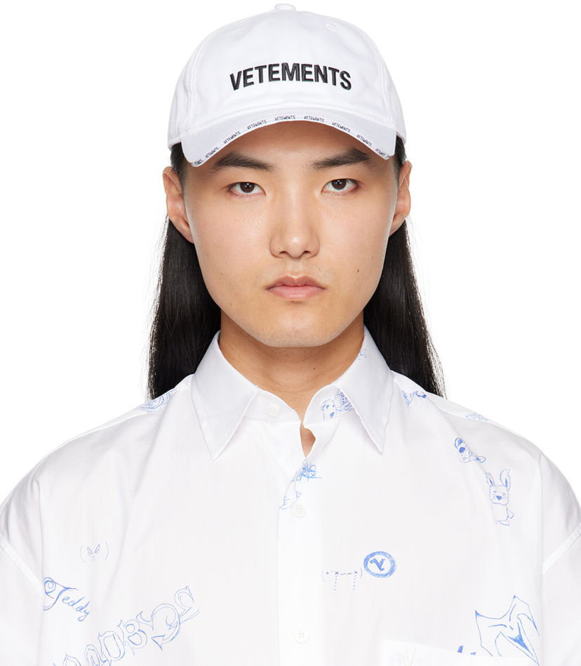 Шапка с козирка VETEMENTS Iconic Logo Cap Бяло | UE64CA100W