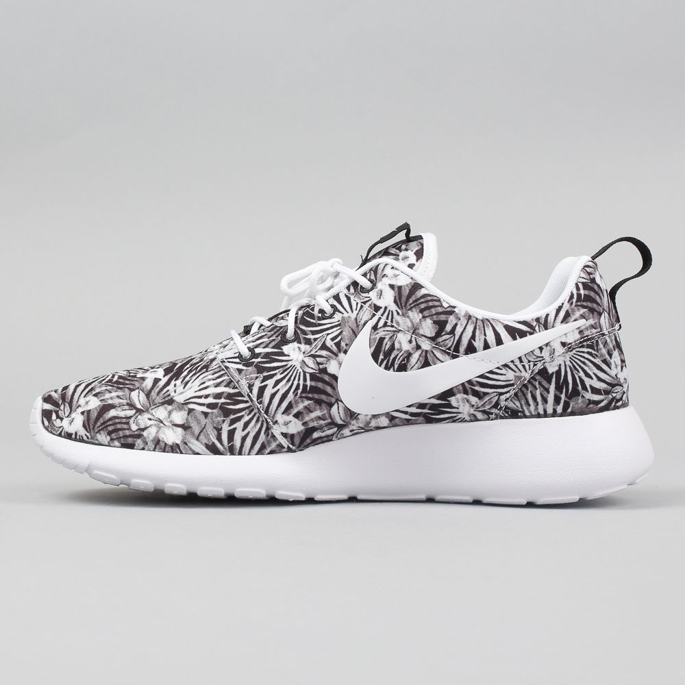 Кецове и обувки Nike Roshe One Print Premium Черно | 833620-010, 1