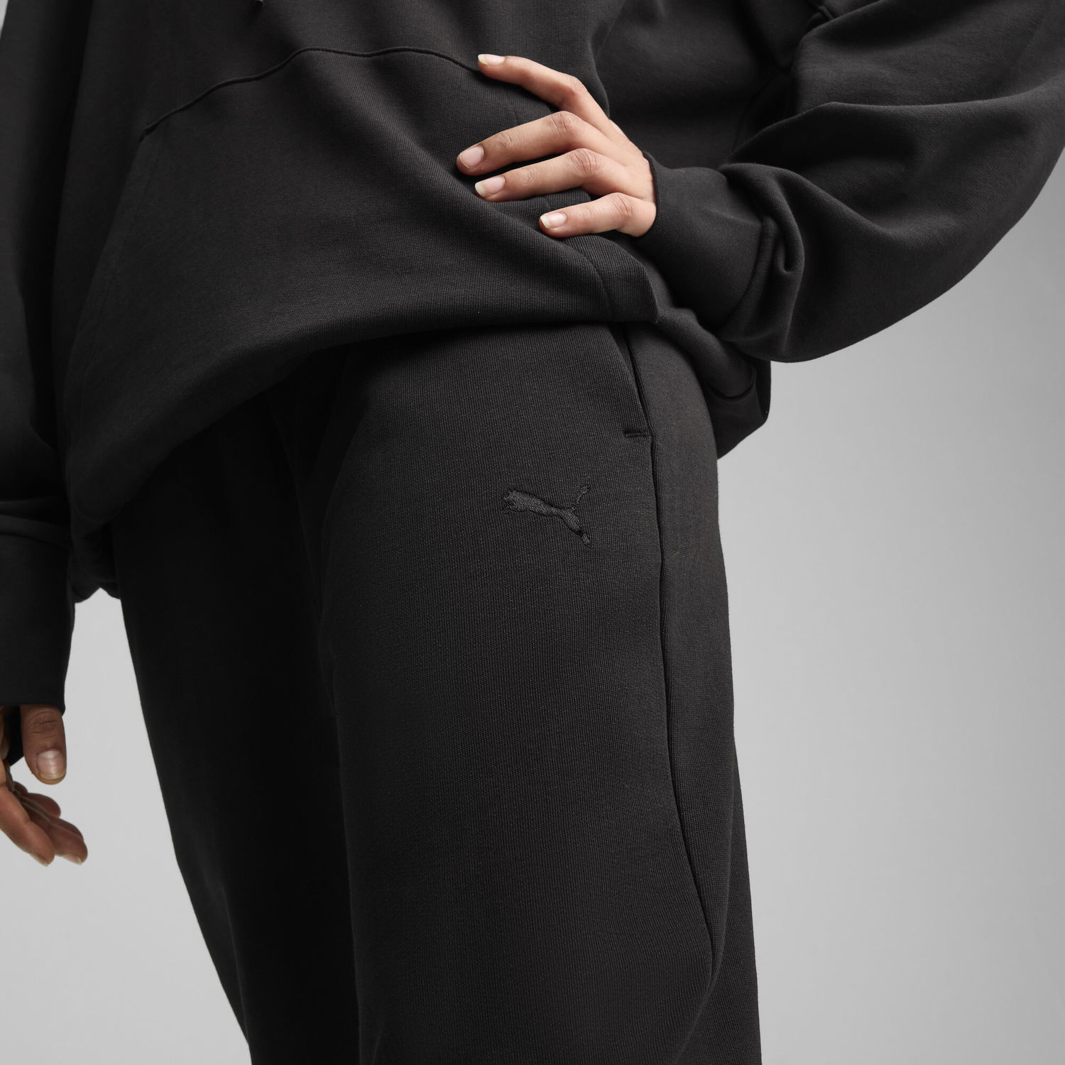 Спортни панталони Puma HER Comfort High-Waisted Sweatpants Черно | 685667_01, 1