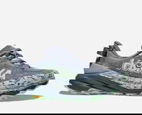 Speedgoat 6 Trail, Size 4