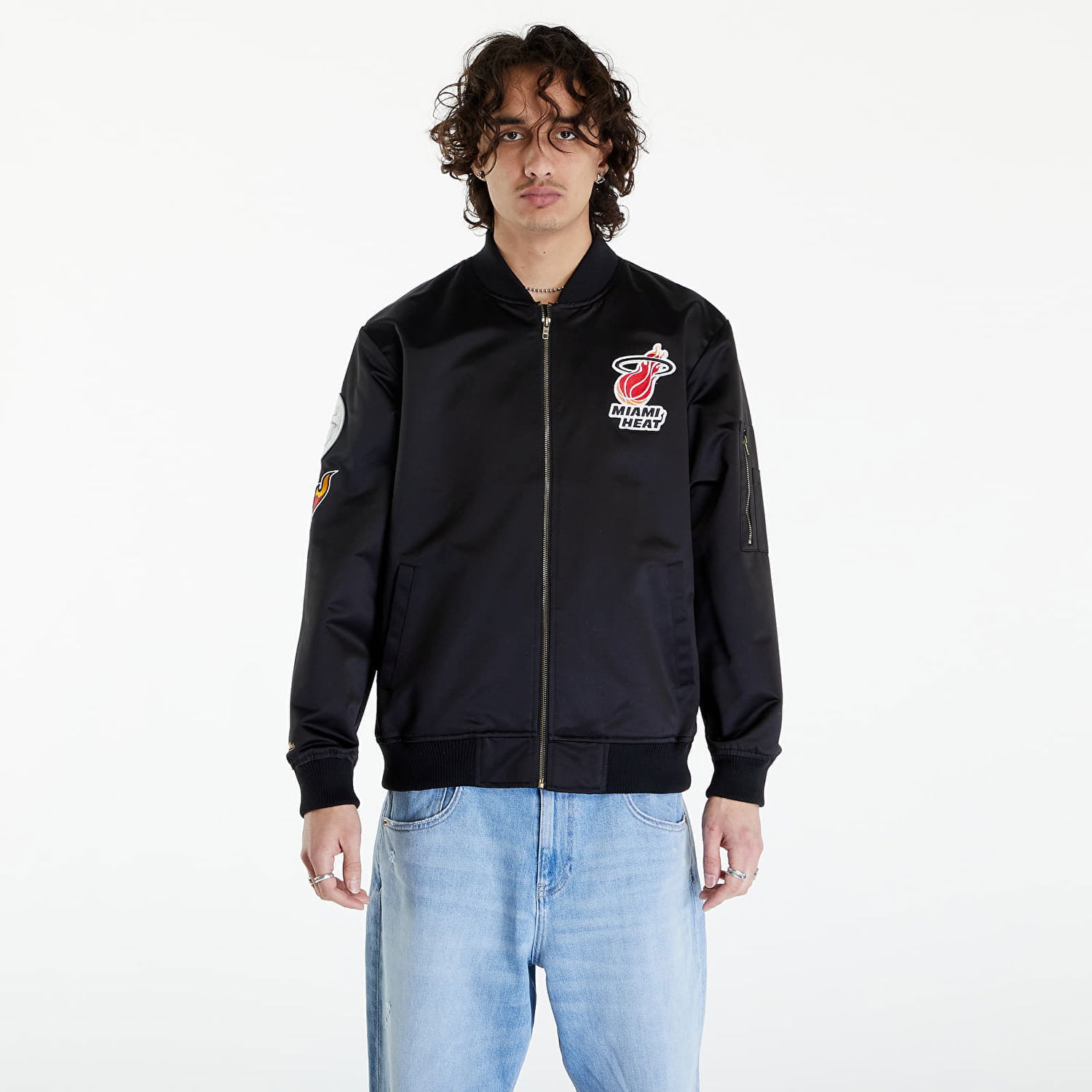 Яке бомбър Mitchell & Ness NBA Lightweight Satin Bomber Vintage Logo Heat Black Черно | SJKT6599-MHEYYPPPBLCK, 0