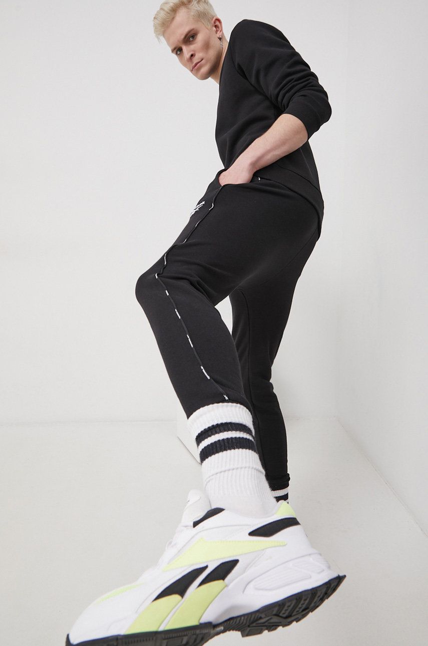 Спортни панталони Reebok Reebok HA1070 Smooth Joggers Черно | HA1070, 0
