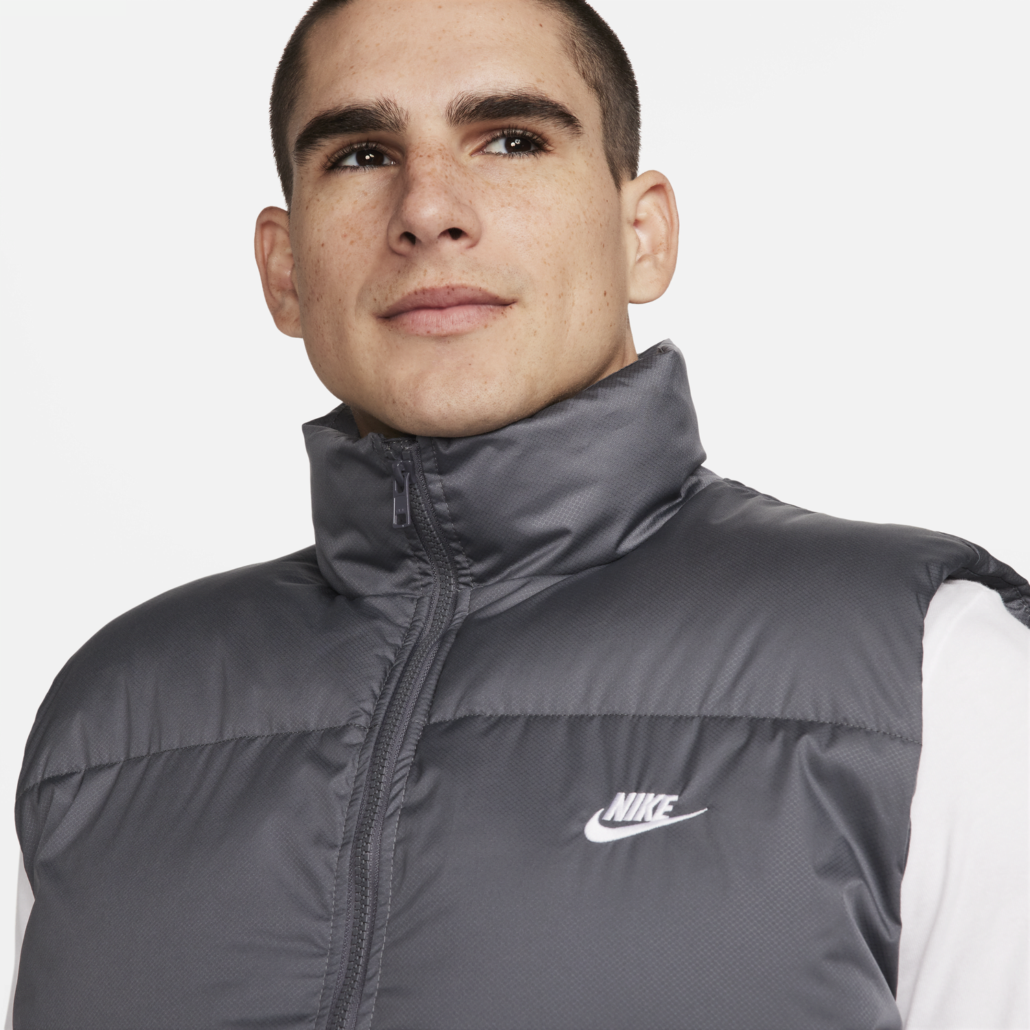 Жилетка Nike Sportswear Club PrimaLoft Сиво | FB7373-068, 1