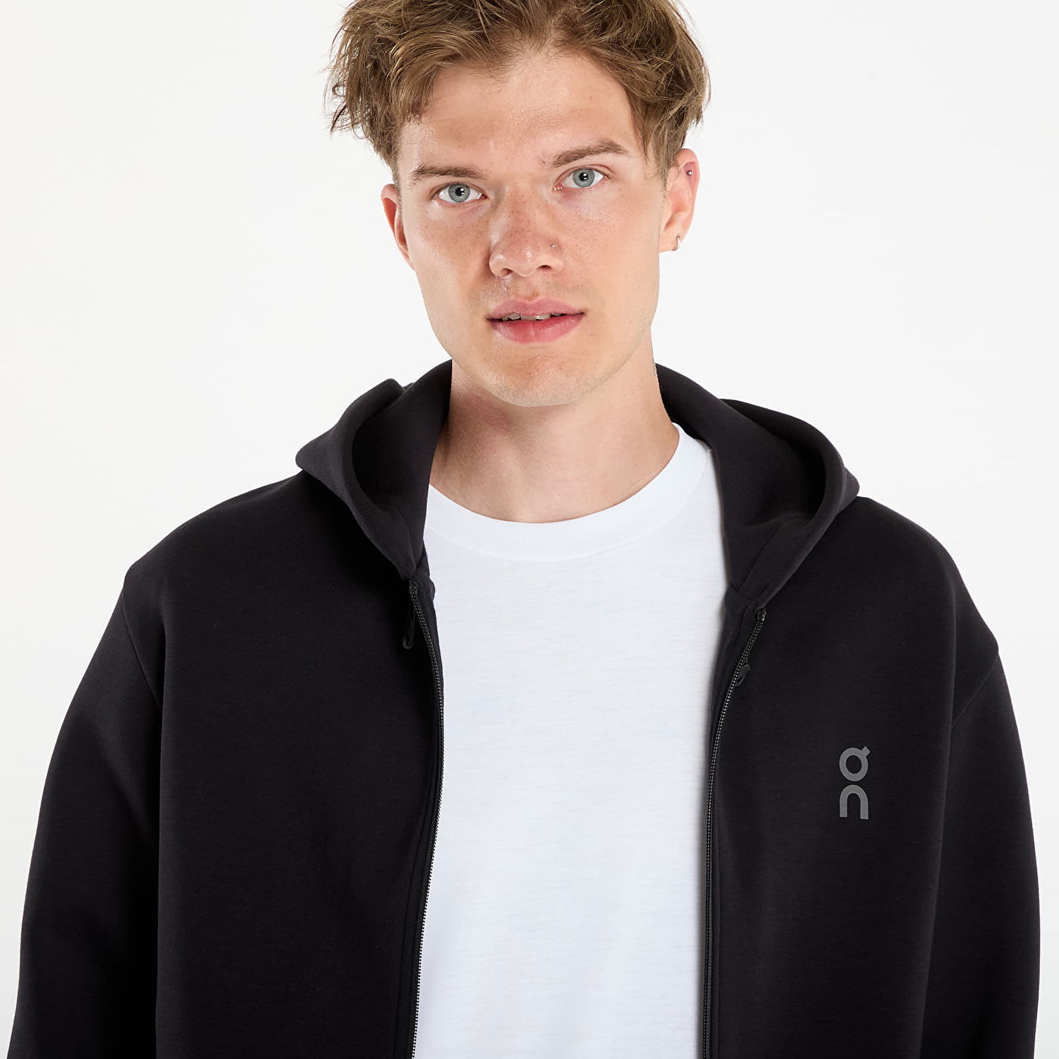 Суитчър On Running Focus Tech Zip Hoodie Черно | 1MF30300553, 1