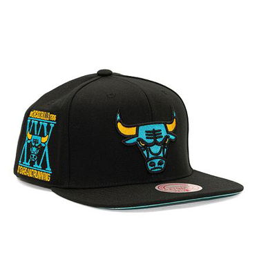Шапка с козирка Mitchell & Ness NBA Core Xi Snapback Chicago Bulls Black Черно | HHSS6751-CBUYYPPPBLCK, 0