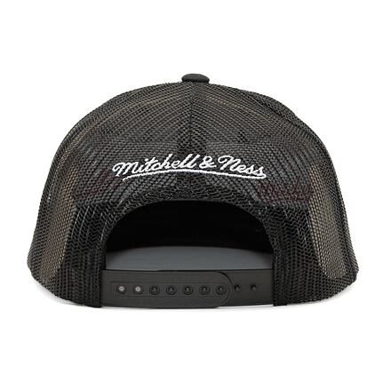 Шапка с козирка Mitchell & Ness Recharge Trucker Chicago Bulls Black Черно | HHSS7016-CBUYYPPPBLCK, 1
