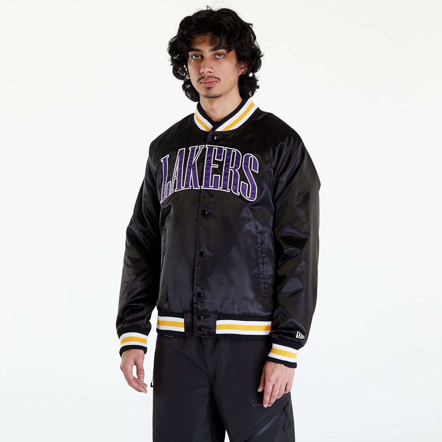 Яке бомбър New Era LA Lakers NBA Applique Satin Bomber Jacket UNISEX Black/ True Purple Черно | 60435452, 0