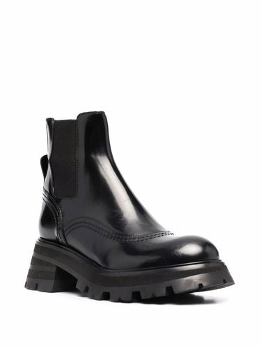 Кецове и обувки Alexander McQueen Alexander McQueen Leather Ankle Boots Черно | 666368WHZ841000, 1