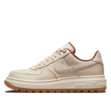 Кецове и обувки Nike Air Force 1 Luxe Бежово | DB4109-200, 1