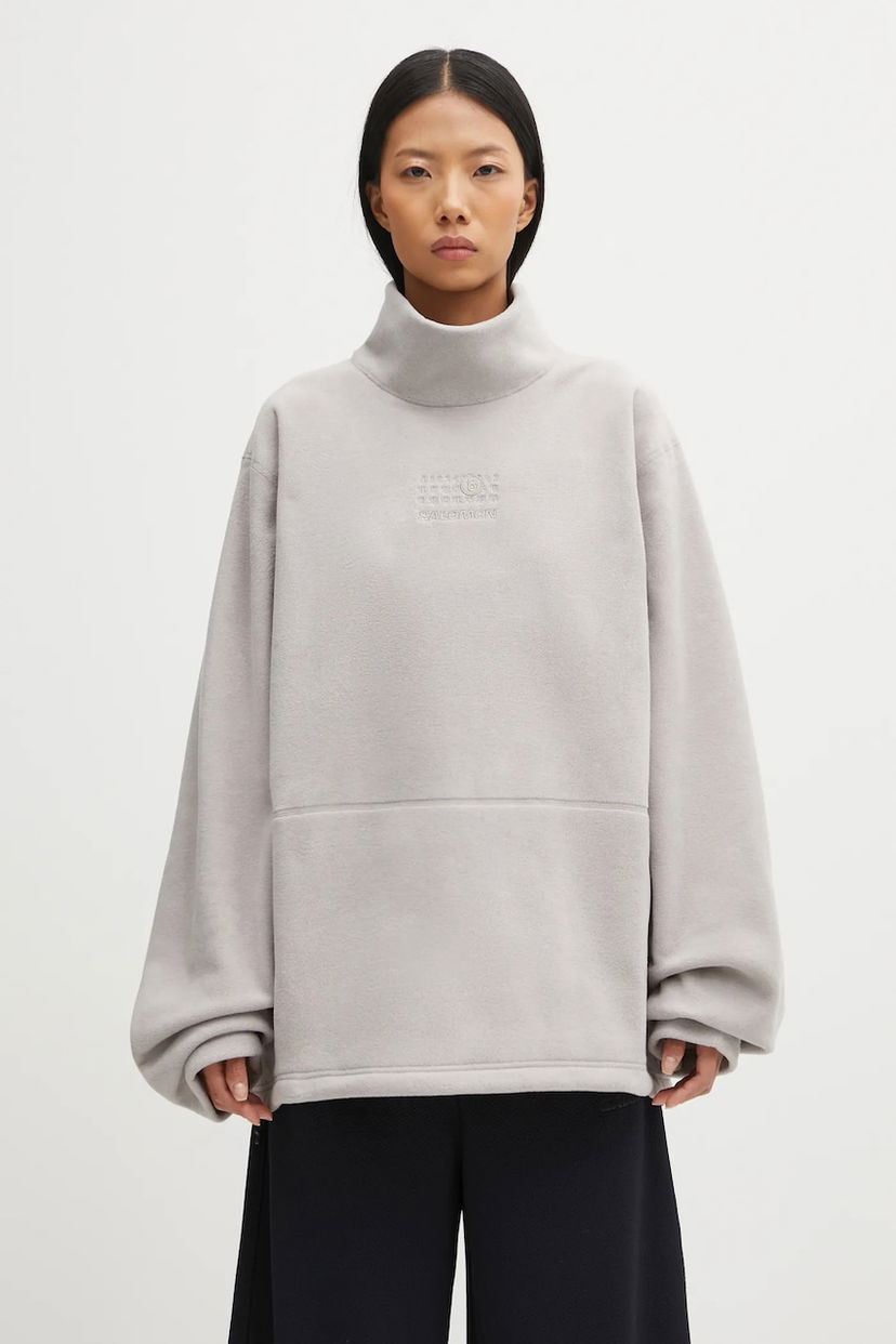 Суитчър Maison Margiela MM6 Maison Margiela x Salomon Smooth Fleece Turtleneck Sweatshirt Сиво | S52NH0035.M20140.858