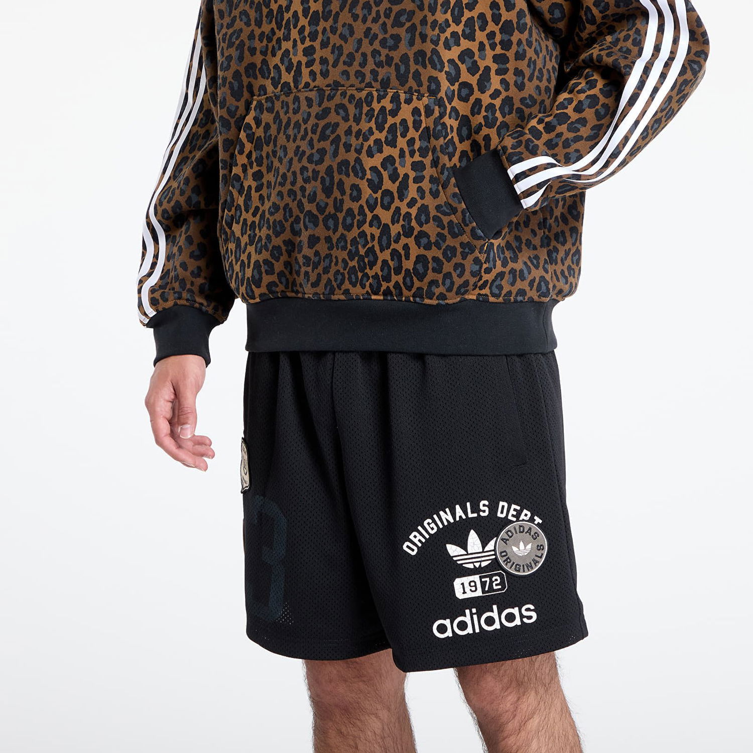 Суитчър adidas Originals Graphic Lo Hoodie Кафяво | JV7560, 1