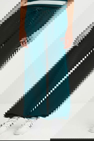 Спортни панталони adidas Originals Originals Gfx Sweatpants Зелено | KF2314, 1