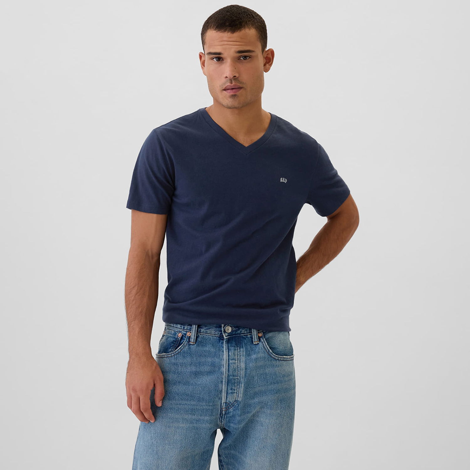 Тениска GAP T-shirt Micro Logo Vneck Tee Tapestry Navy M Черно | 502020-01, 0