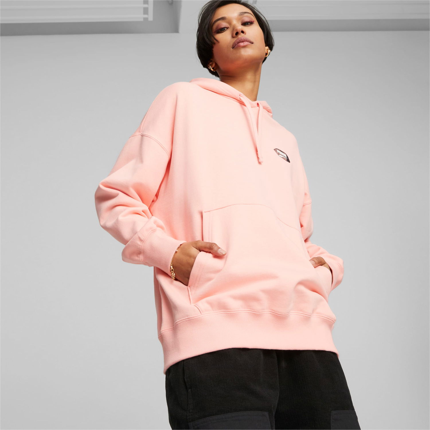 Суитчър Puma DOWNTOWN Oversized Graphic Hoodie Damen, Mehrfarbig, Größe: L, Kleidung Розово | 621454_63, 1