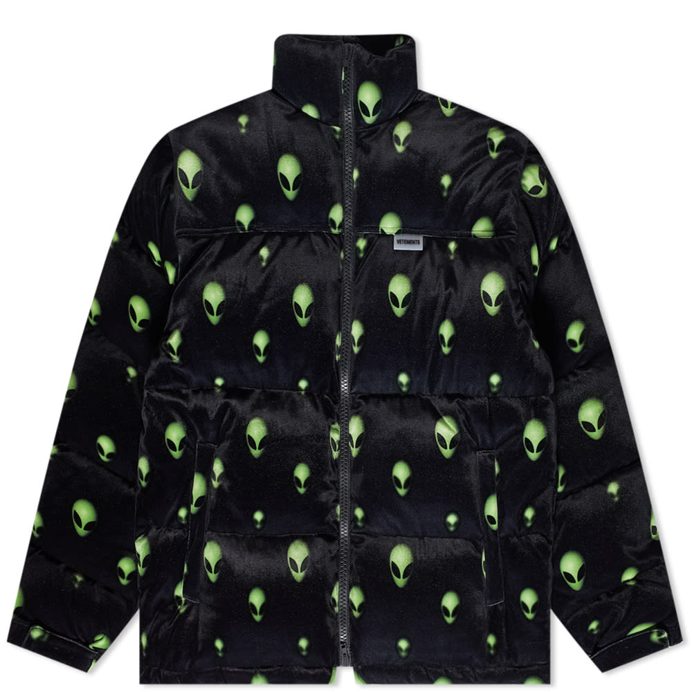 Пухо яке VETEMENTS Alien Puffer Jacket Черно | UA53JA600E, 0
