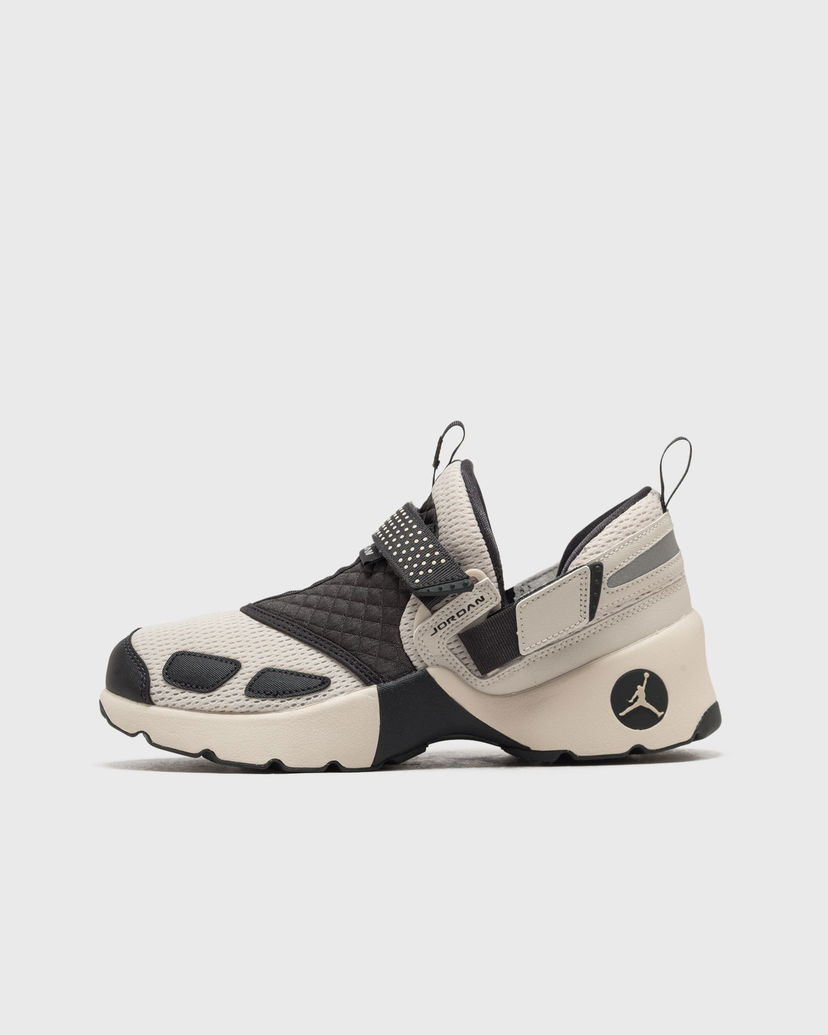 Кецове и обувки Jordan Trunner LX Light "Orewood Brown" Бежово | HQ2164-102