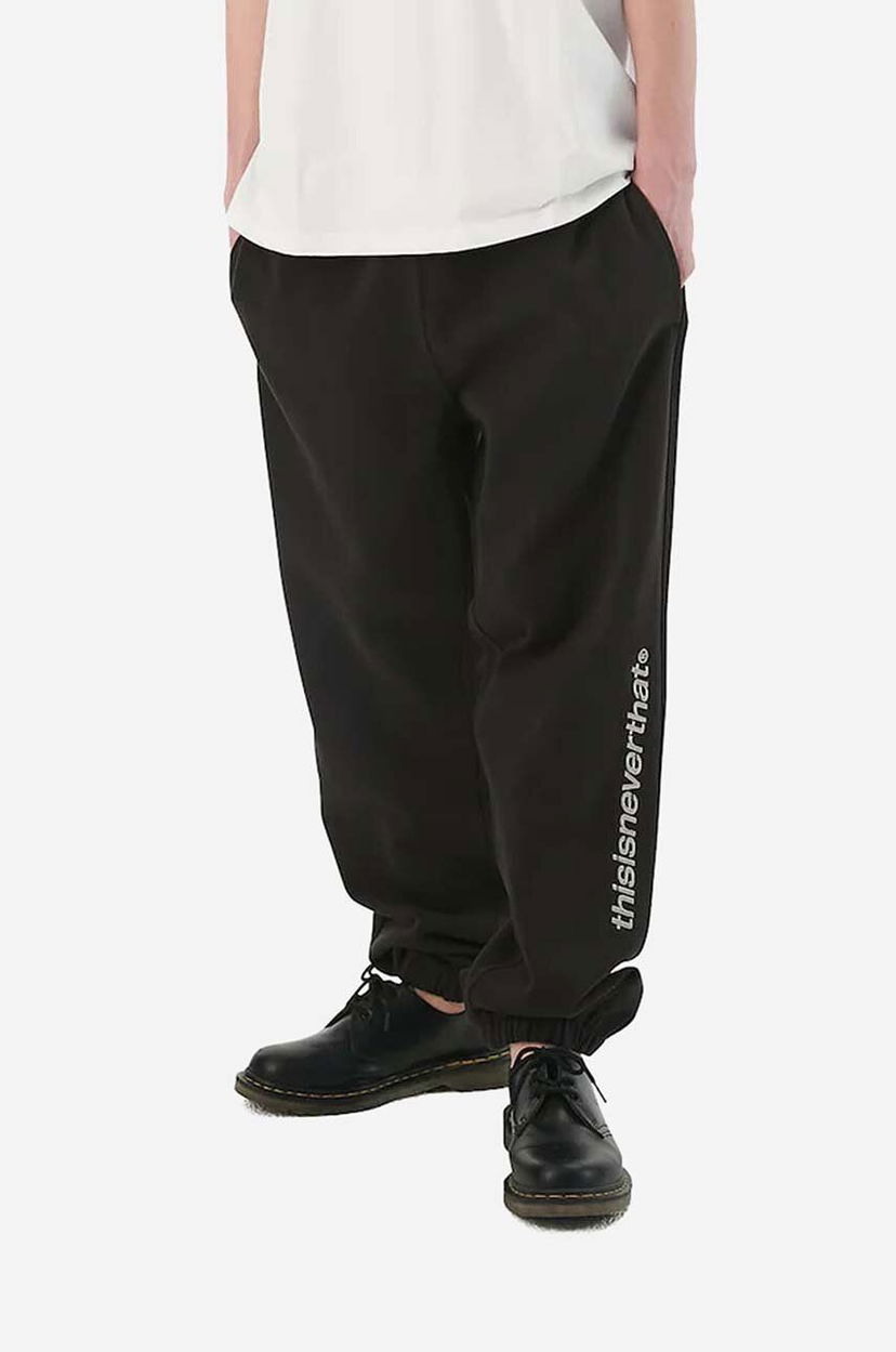 Спортни панталони thisisneverthat Sweatpants with Logo Application Черно | TN230TPAWP04