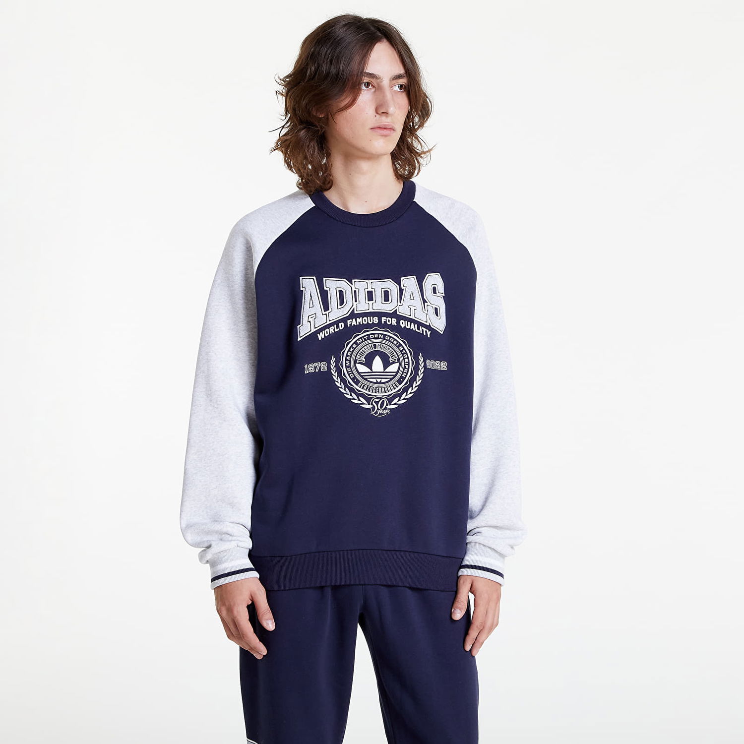 Суитчър adidas Originals Fleece Varsity Crewneck Sweatshirt Legend Ink Тъмно синьо | HY6041, 1
