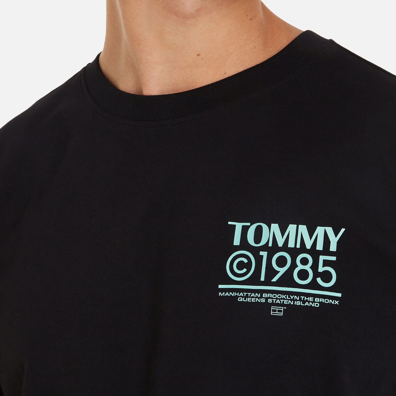 Тениска Tommy Hilfiger Tommy Jeans 1985 Pop Cotton-Jersey Черно | DM0DM18284BDS, 0