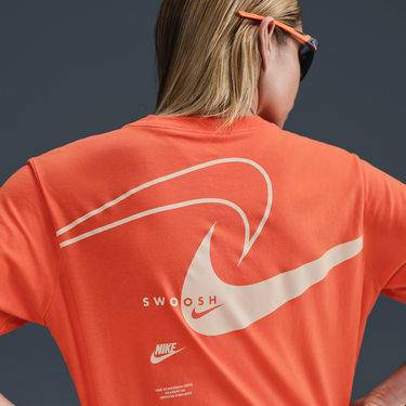 Тениска Nike Nike Sportswear Club Short-Sleeve T-Shirt Оранжево
 | HQ1698-842, 3