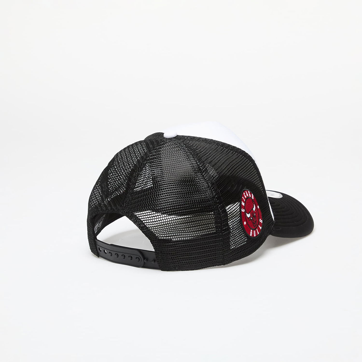 Шапка с козирка New Era Chicago Bulls NBA Team Colour 9FORTY E-Frame Adjustable Trucker Cap Black/ Front Door Red Universal Черно | 60565421, 1