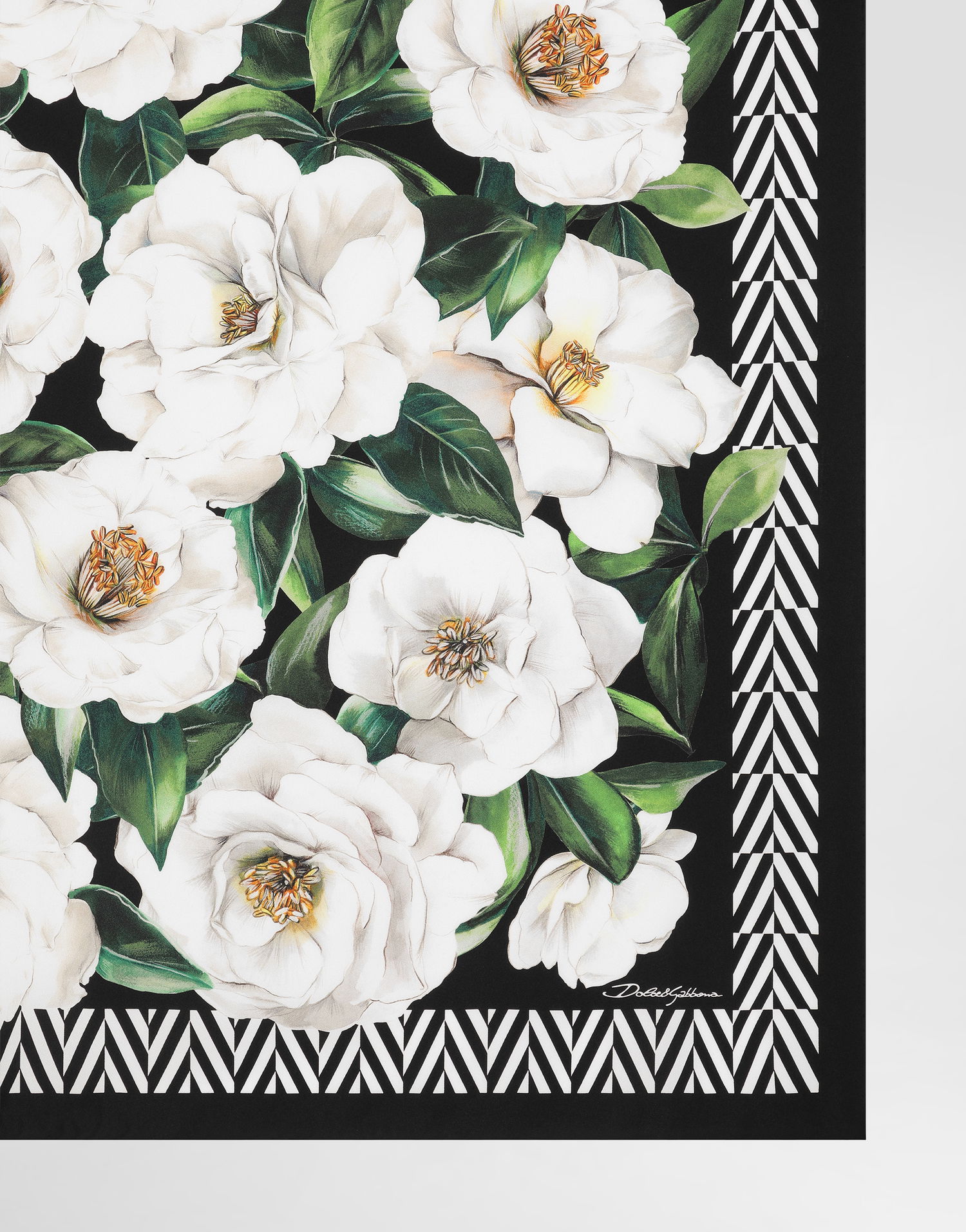 Шал Dolce & Gabbana Dolce & Gabbana Gardenia Print Silk Twill Square Scarf Черно | FN090RGDCUGHD5JB, 1