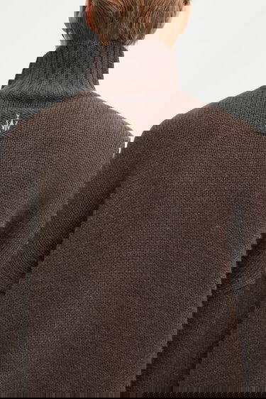 Пуловер JW Anderson JW Anderson Two Tone Patch Pocket Turtleneck Sweater Многоцветен | KW1402.YN0367, 4