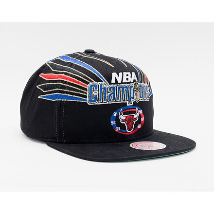 Шапка с козирка Mitchell & Ness Chicago Bulls 1998 Champions Velcro Strapback Black Черно | HHSS1083-CBUYYPPPBLCK