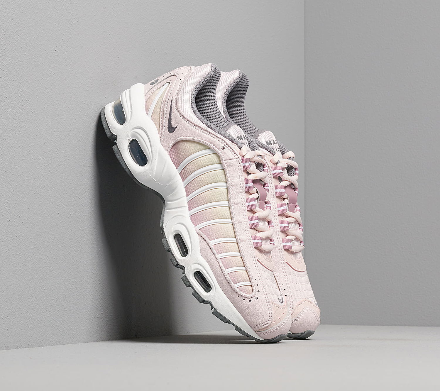 Кецове и обувки Nike W Air Max Tailwind IV Розово | CK2600-600, 1