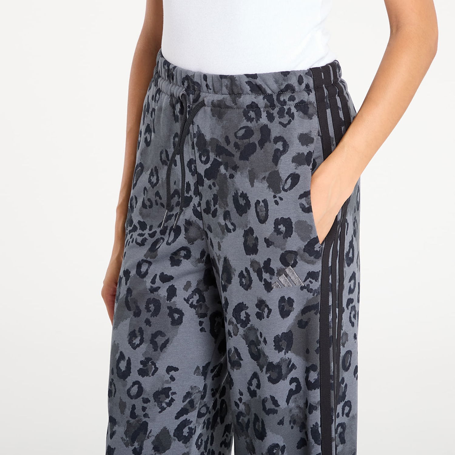 Спортни панталони adidas Performance Adidas Animal Print Open Hem Joggers Сиво | JM1839, 1