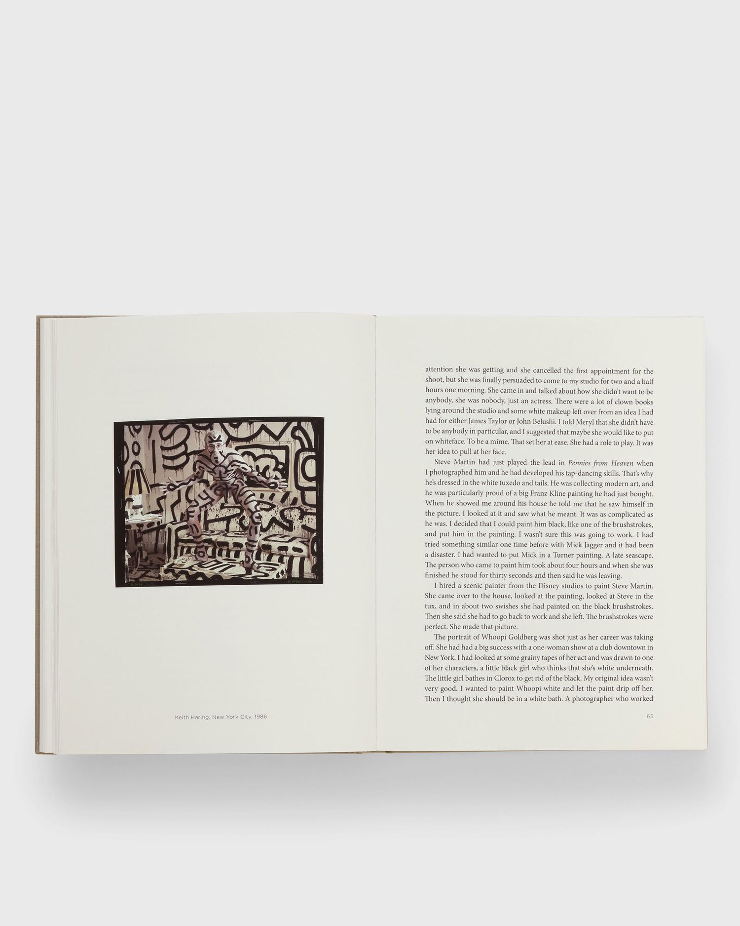 Книга и списание Phaidon Annie Leibovitz At Work Book Бежово | 9781838668204, 1