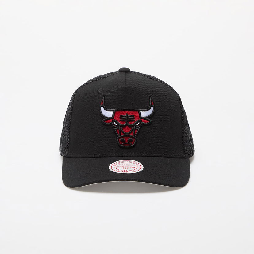 Шапка с козирка Mitchell & Ness Cap NBA Monogram Trucker Chicago Bulls Black Universal Черно | HHSS7632-CBUYYPPPBLCK