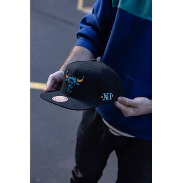 Шапка с козирка Mitchell & Ness NBA Core Xi Snapback Chicago Bulls Black Черно | HHSS6751-CBUYYPPPBLCK, 9