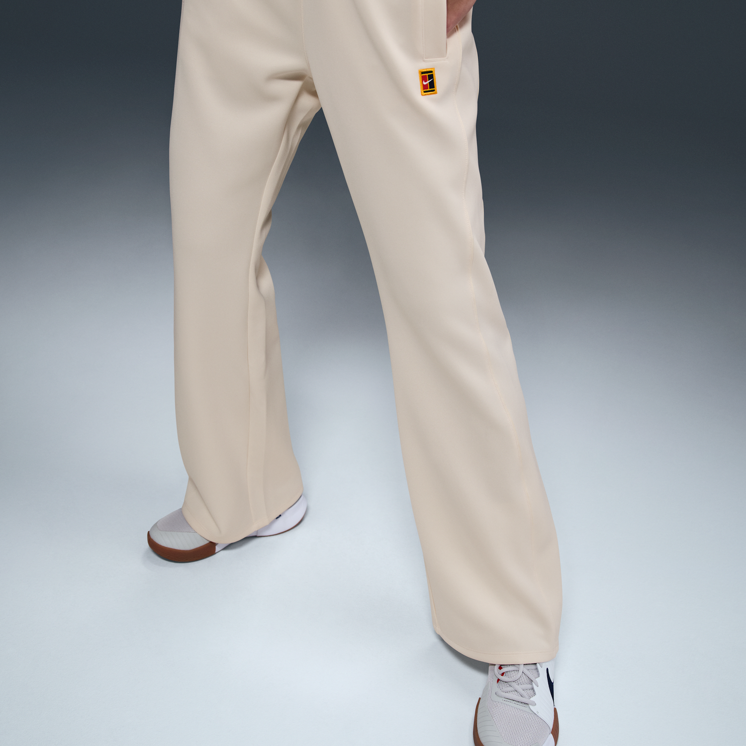 Комплект Nike NikeCourt Heritage Windrunner Mid-Rise Tennis Pants Бежово | FZ6509-110, 1