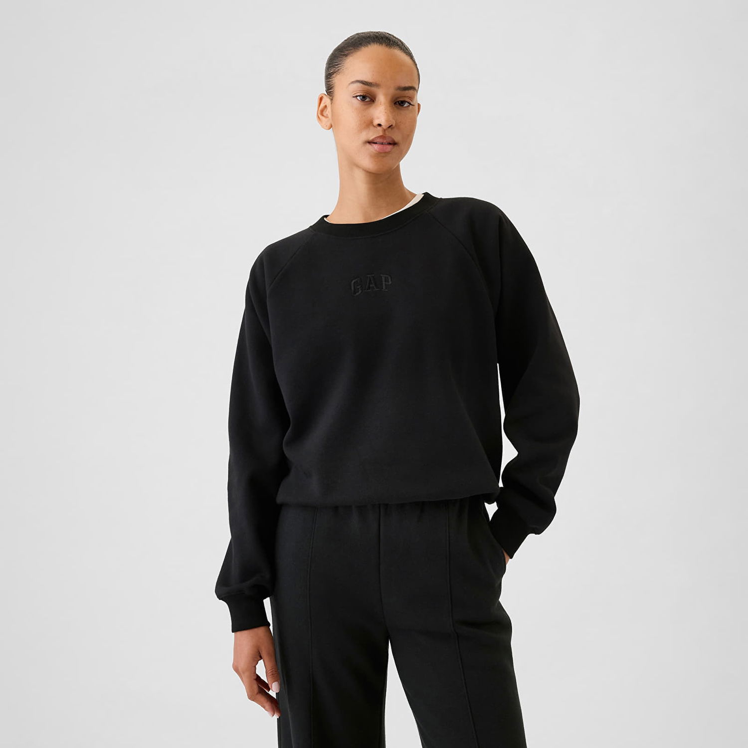 Суитчър GAP Sweatshirt Pullover Crew Black Logo M Черно | 765585-40, 0