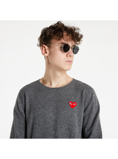 Пуловер Comme des Garçons PLAY Red Heart Crewneck Jumper Сиво | AZN068 Mid Grey