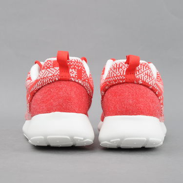Кецове и обувки Nike WMNS Roshe One Winter Червено | 685286-661, 3