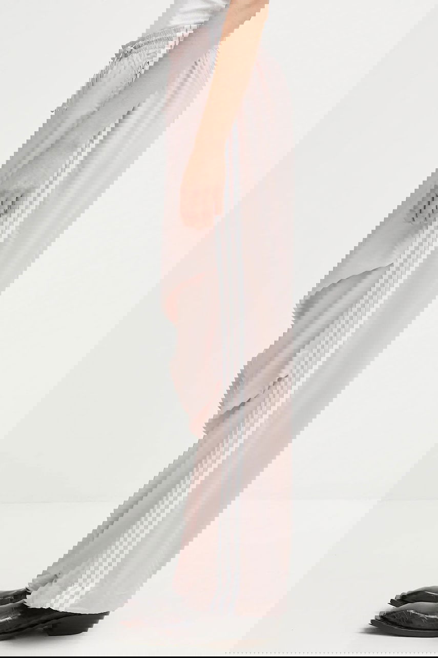 Спортни панталони adidas Originals adidas Originals Trackpant Application Розово | KE9791, 1