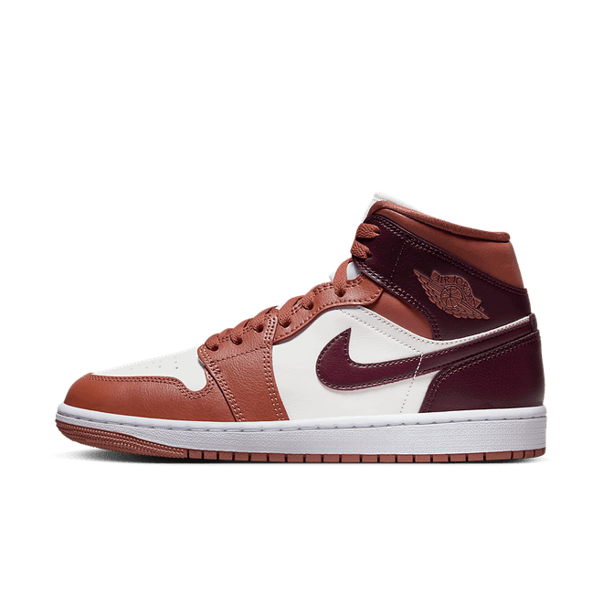 Кецове и обувки Jordan Air Jordan 1 Mid "Dusty Peach" W Оранжево
 | BQ6472-200, 0