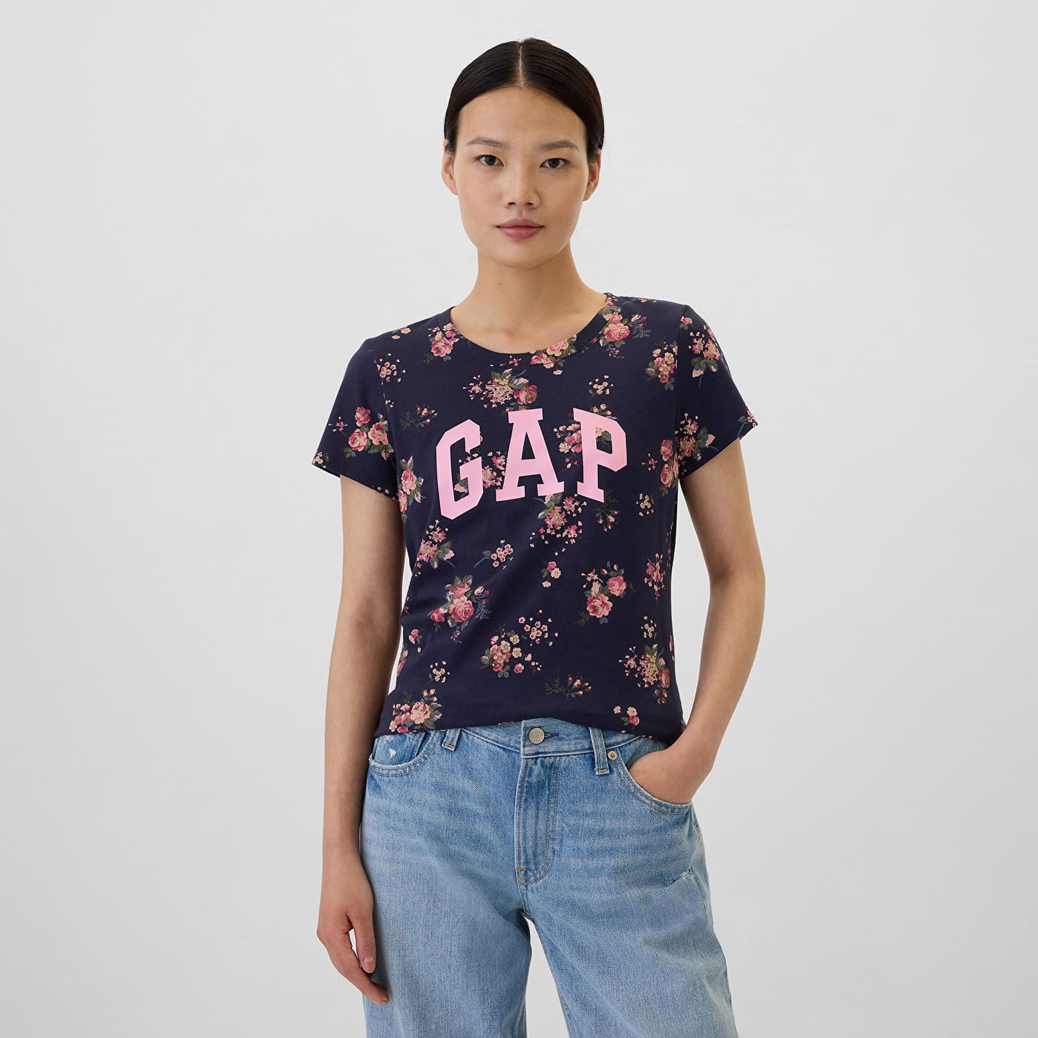 Тениска GAP T-shirt Logo Shortleeve Tee Navy Floral M Черно | 417797-09, 0