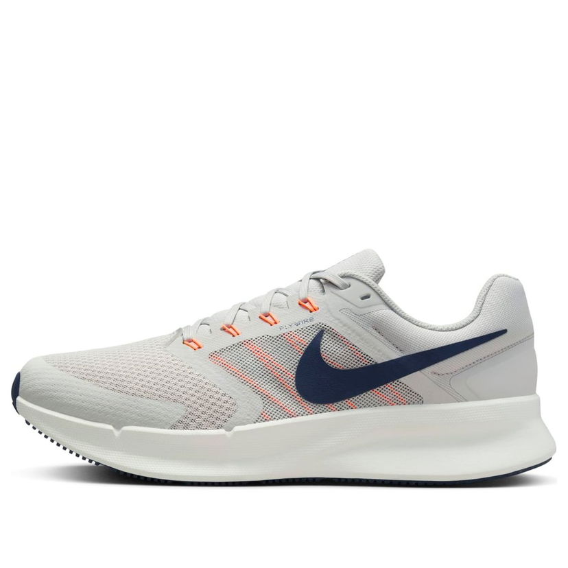 Кецове и обувки Nike Run Swift 3 Сиво | DR2695-009