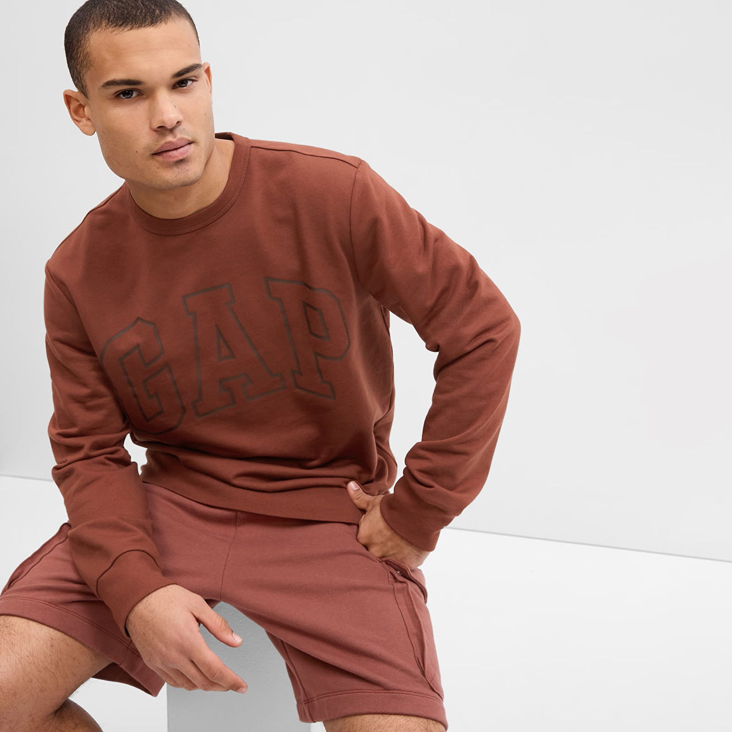 Суитчър GAP Crewneck Logo Sweatshirt Burnt Russet 185 Кафяво | 427434-15, 0