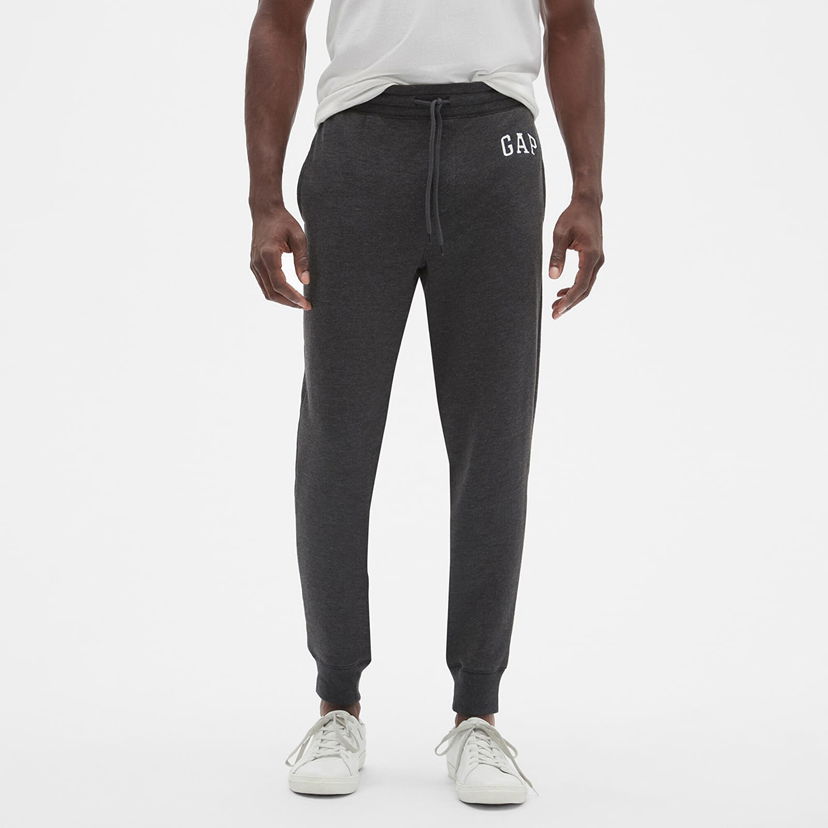 Облекло и аксесоари GAP Logo Jogger Charcoal Grey S Черно | 500382-00