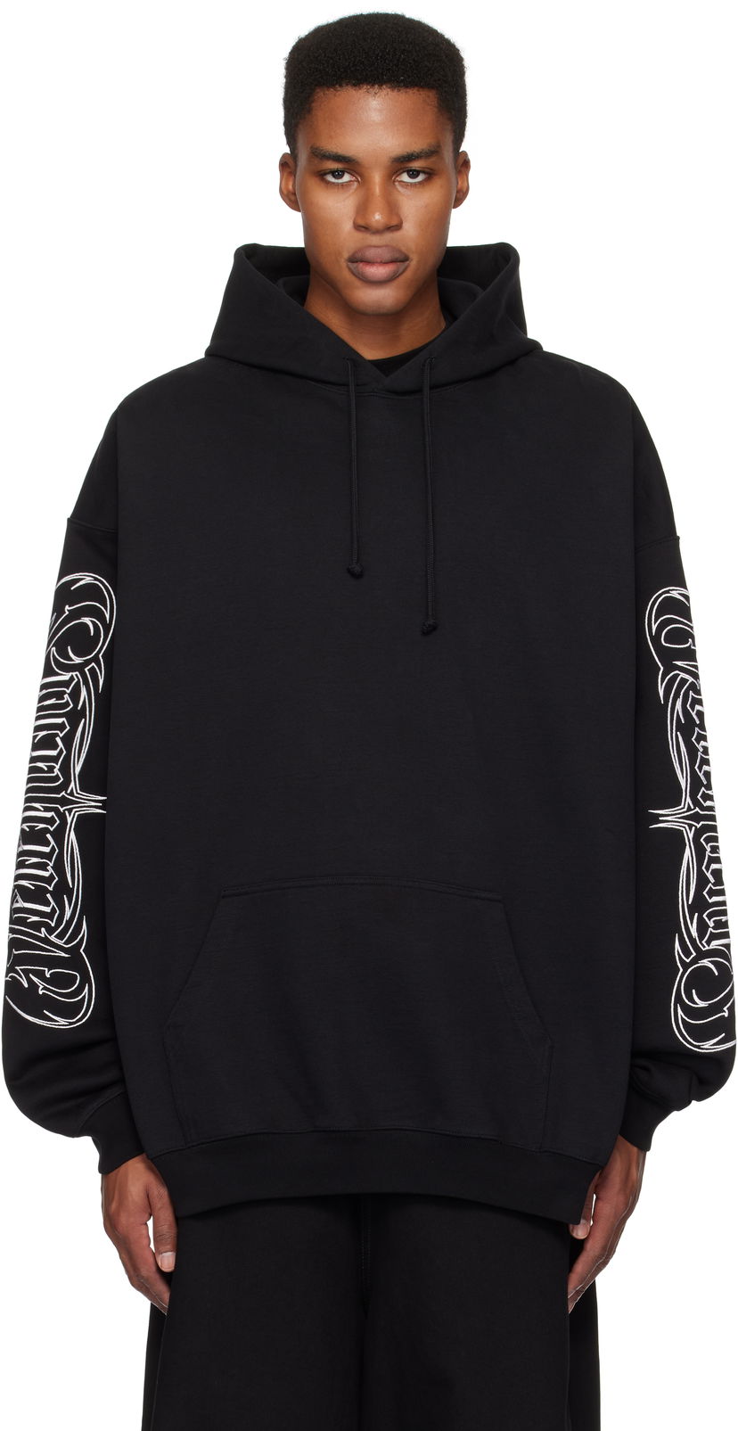 Суитчър VETEMENTS Oversized Hoodie With Embroidered Sleeves Черно | UA66HD750B